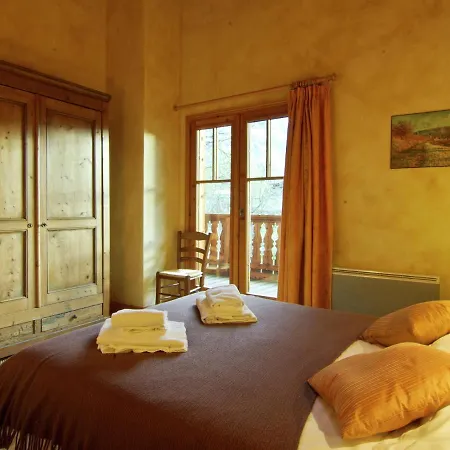 Spacious Chalet That Will Delight Large Families Domek alpejski *