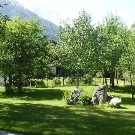 Spacious Chalet That Will Delight Large Families Шамони